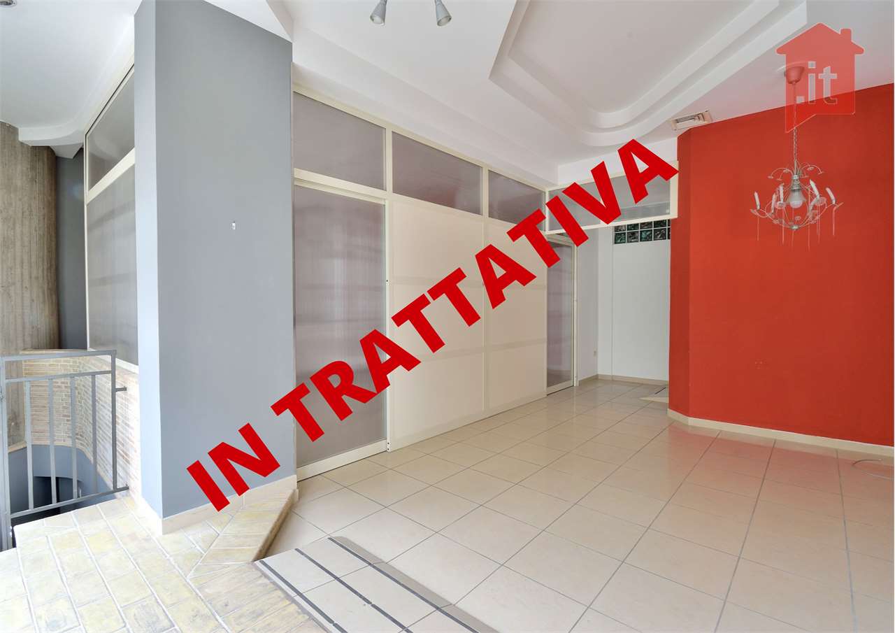 locale commerciale in vendita a Vasto