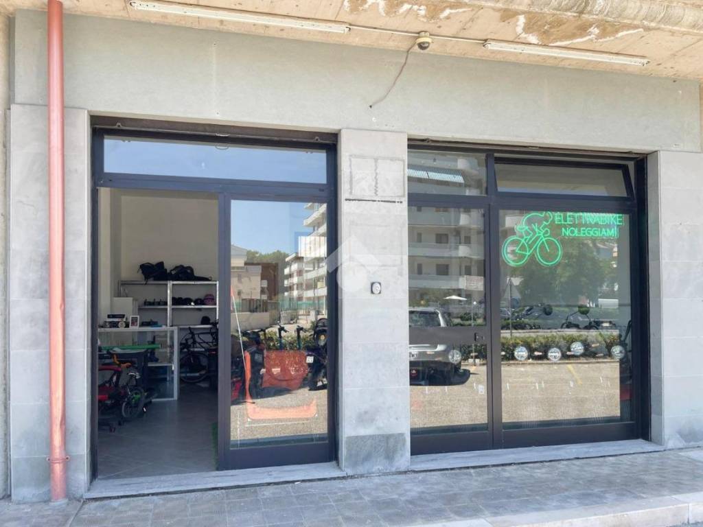 locale commerciale in vendita a Vasto in zona Marina