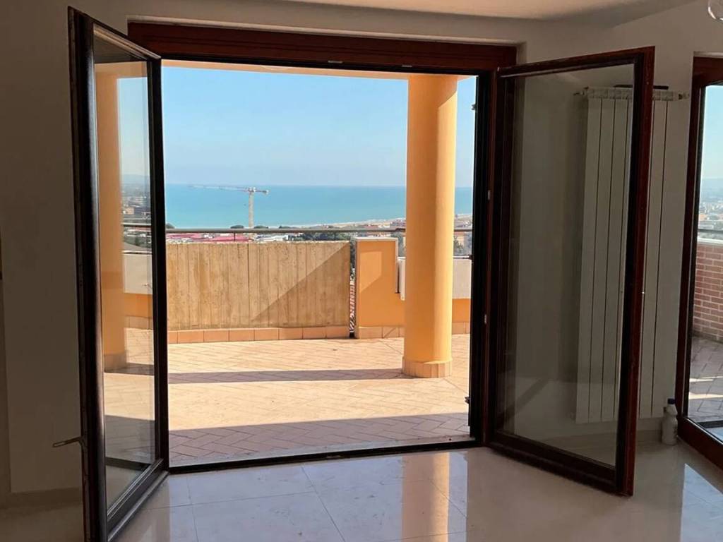 appartamento in vendita a Vasto in zona Marina