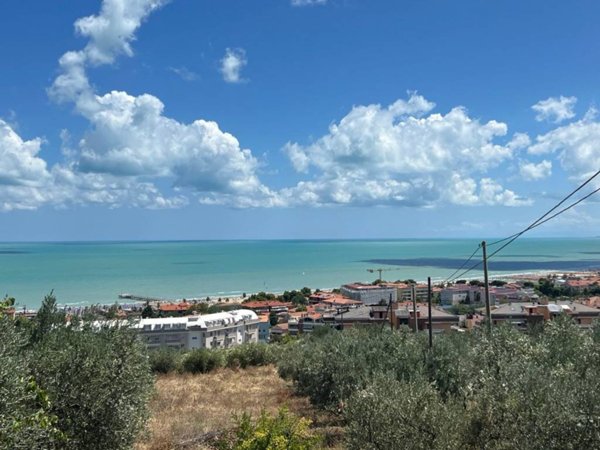 appartamento in vendita a Vasto in zona Marina