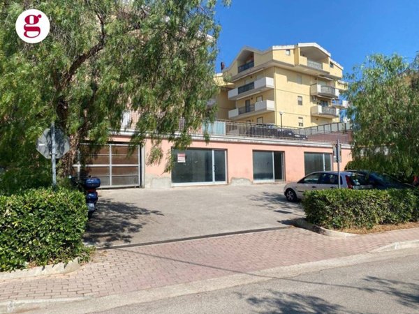 locale commerciale in vendita a Vasto