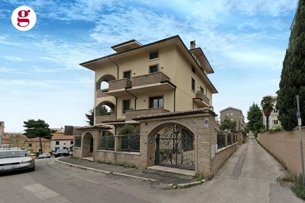 casa indipendente in vendita a Vasto