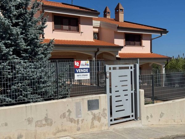 casa indipendente in vendita a Vasto in zona Pagliarelli