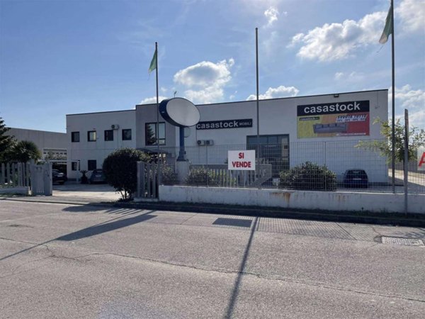 capannone in vendita a Vasto