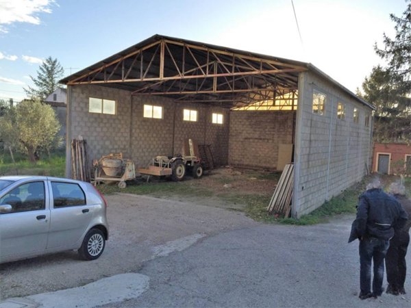 capannone in vendita a Vasto