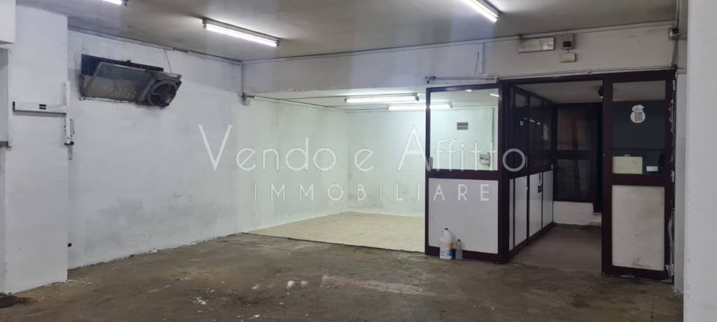 locale commerciale in vendita a Vasto