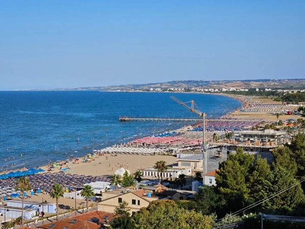 appartamento in vendita a Vasto in zona Marina