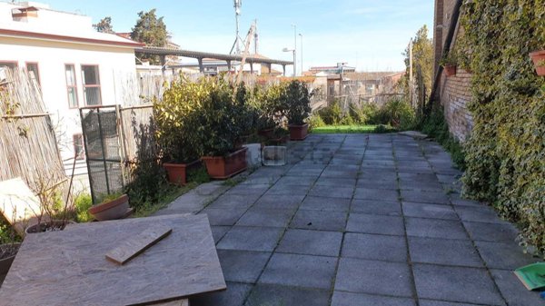 locale commerciale in vendita a Vasto