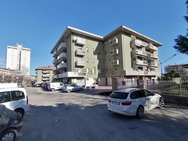 locale commerciale in vendita a Vasto