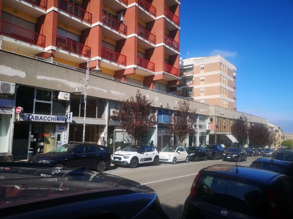 locale commerciale in vendita a Vasto
