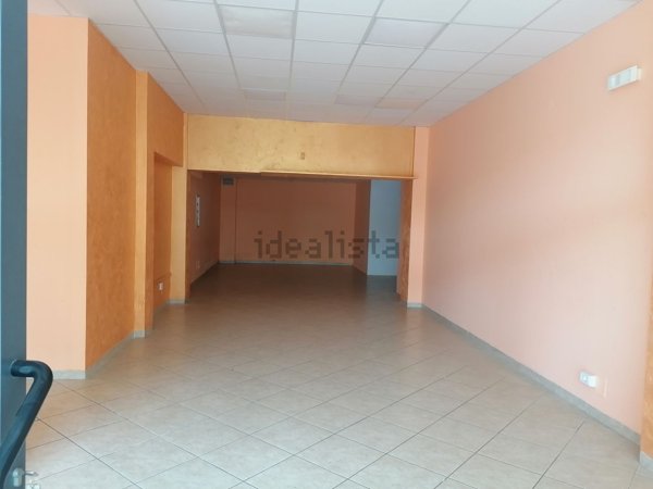 locale commerciale in vendita a Vasto