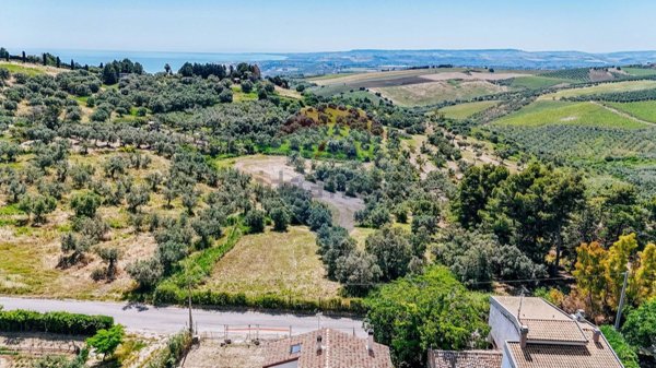 terreno agricolo in vendita a Vasto in zona Montevecchio