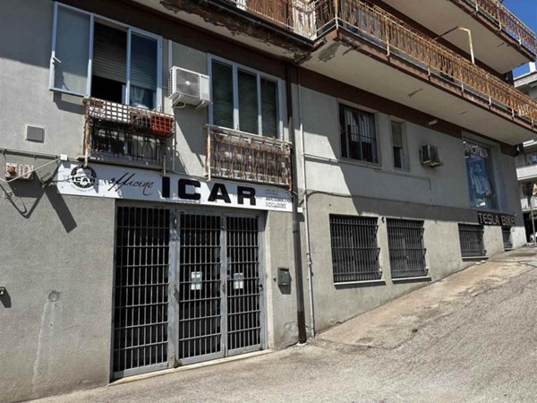 locale commerciale in vendita a Vasto
