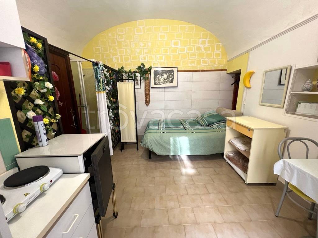 locale di sgombero in vendita a Vasto