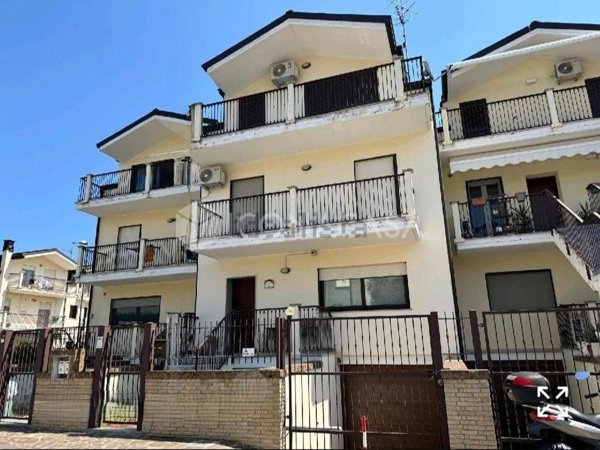 esavano in vendita a Vasto