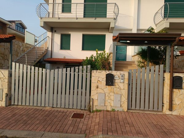 casa indipendente in vendita a Vasto