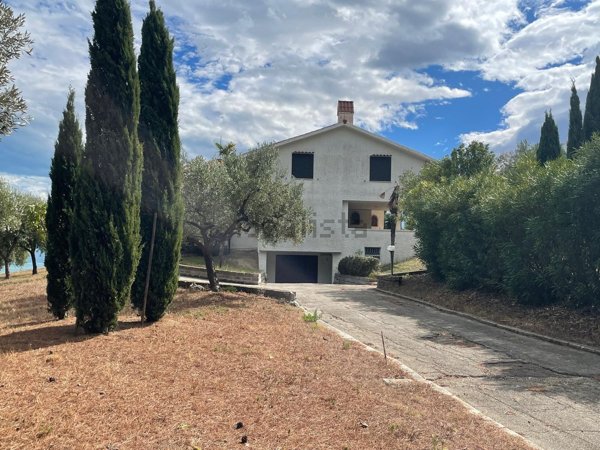 casa indipendente in vendita a Vasto in zona Montevecchio