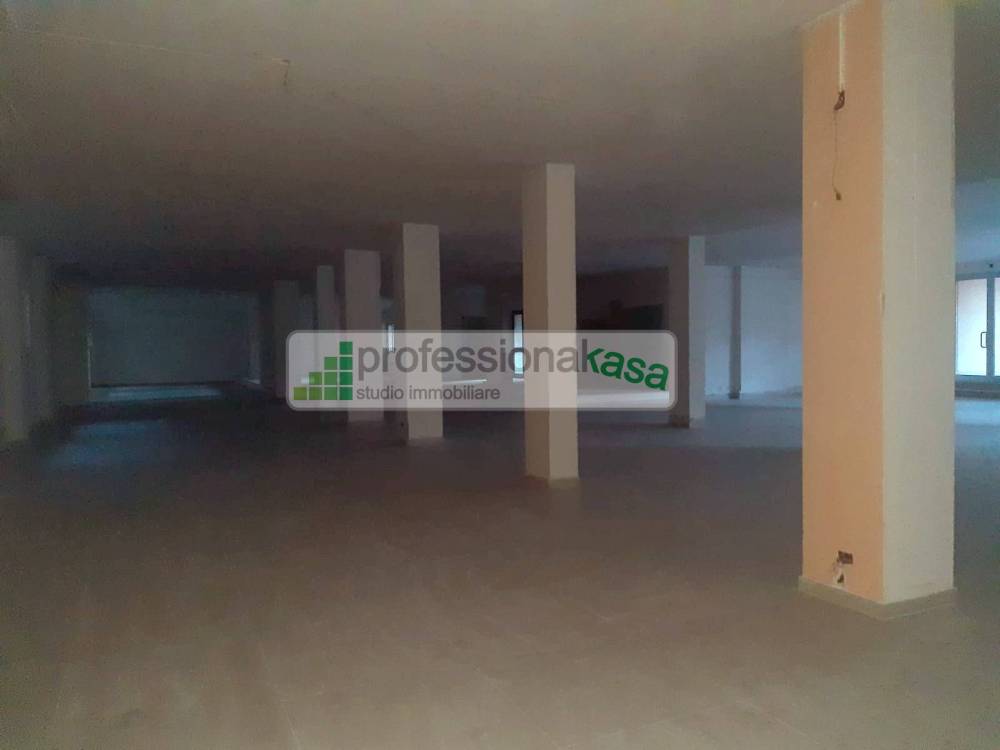 locale commerciale in vendita a Vasto