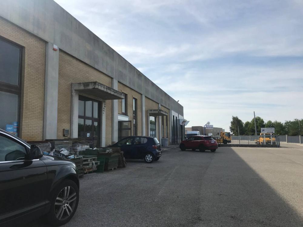 capannone in vendita a Vasto