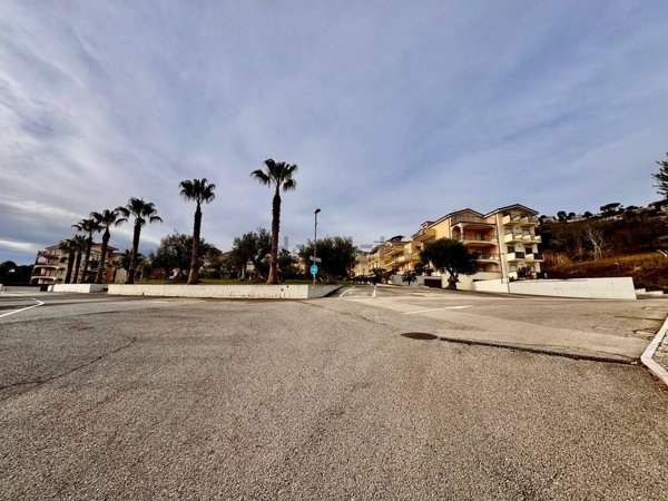 appartamento in vendita a Vasto in zona Marina