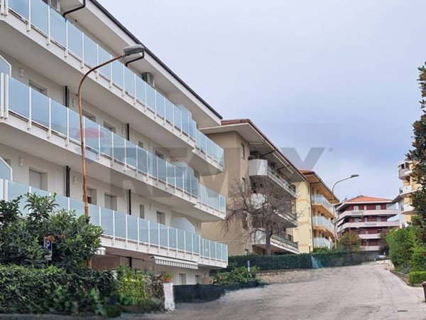 locale commerciale in vendita a Vasto