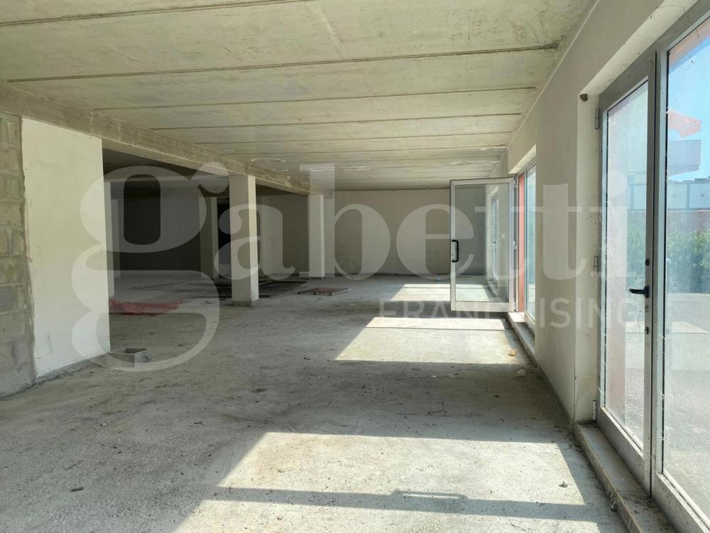locale di sgombero in vendita a Vasto