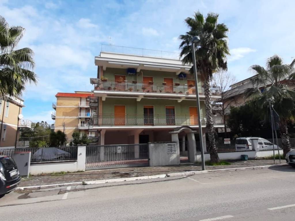 appartamento in vendita a Vasto in zona Marina