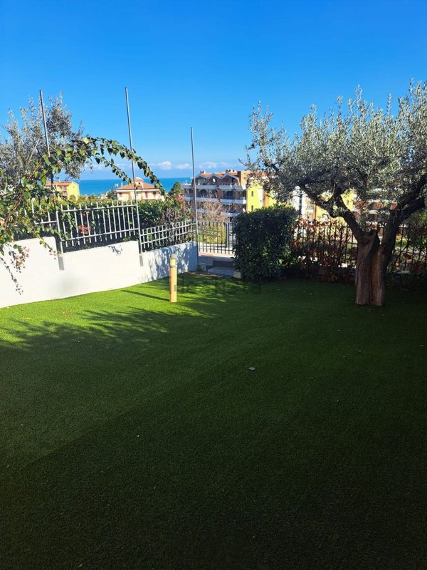 appartamento in vendita a Vasto in zona Marina
