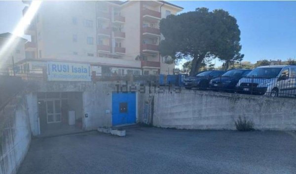 locale di sgombero in vendita a Vasto