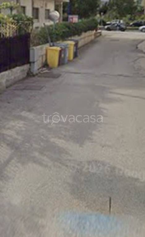 locale commerciale in vendita a Vasto