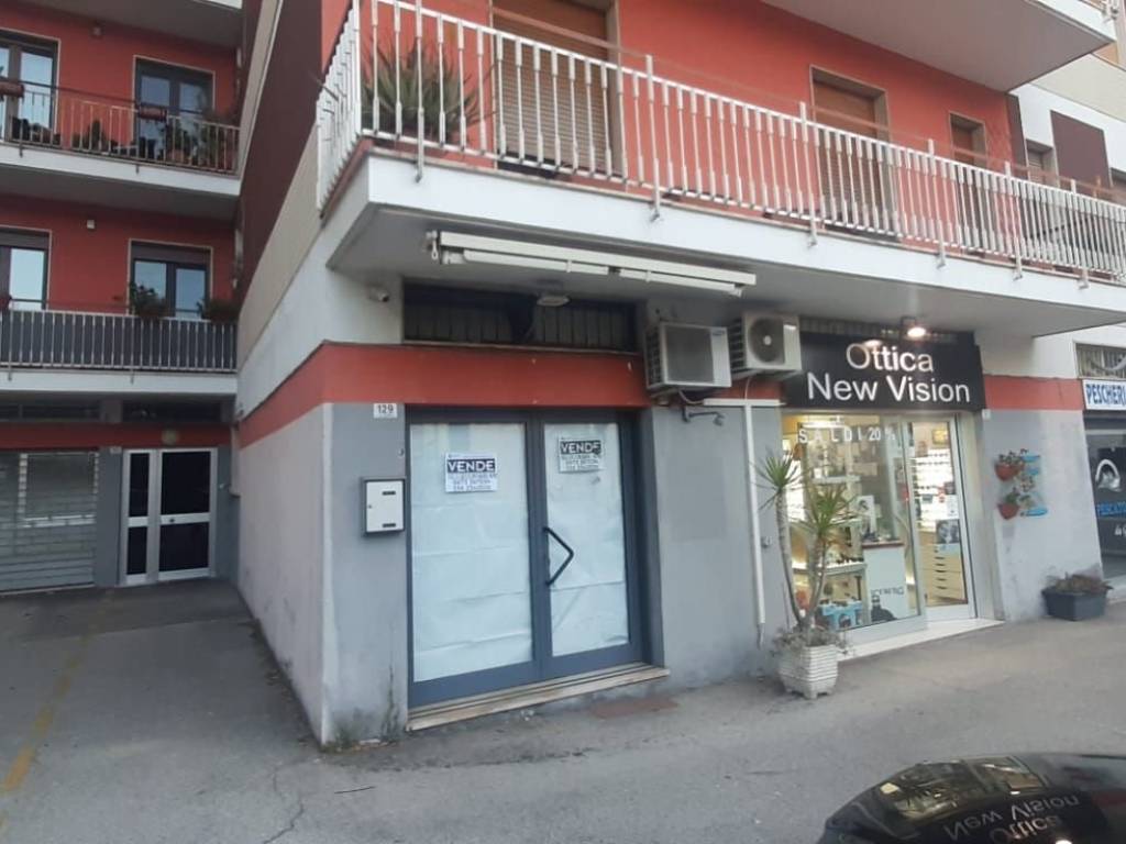 negozio in vendita a Vasto