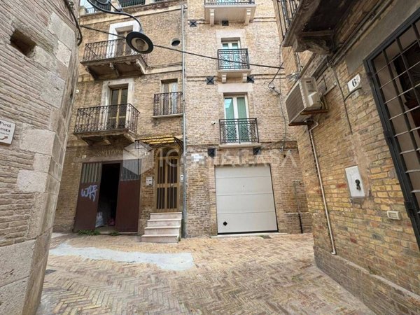 casa indipendente in vendita a Vasto