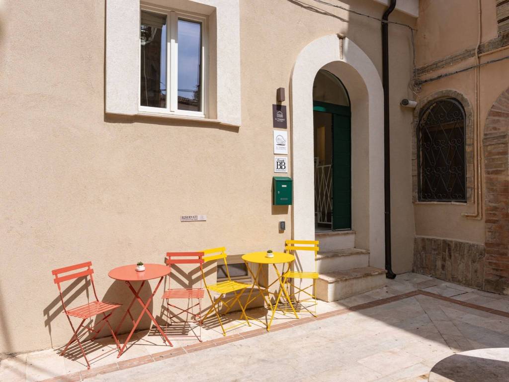 pentavano in vendita a Vasto