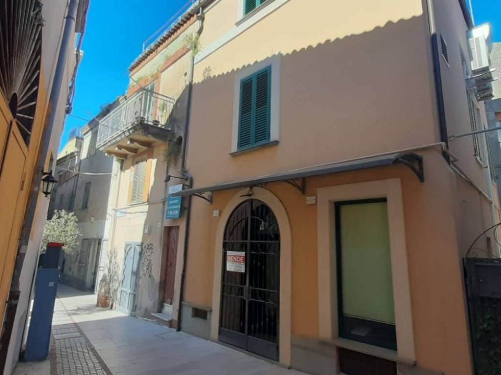 intera palazzina in vendita a Vasto