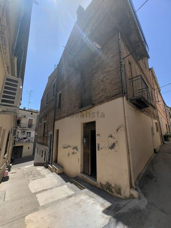 pentavano in vendita a Vasto