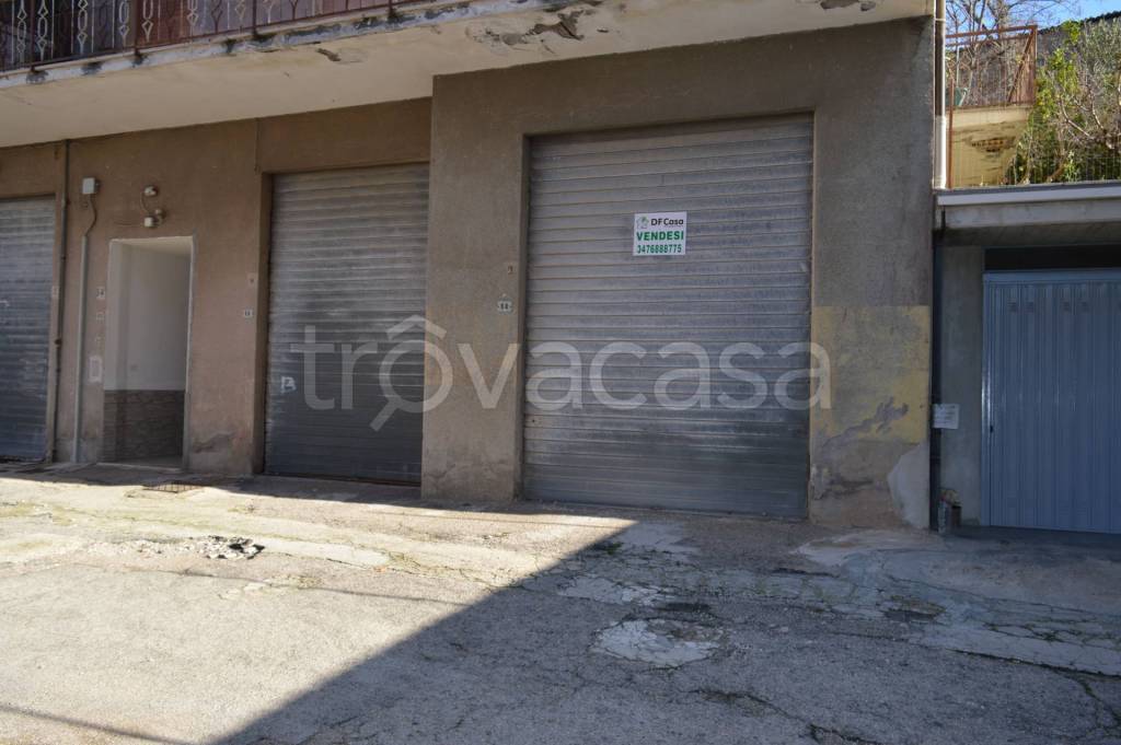 locale di sgombero in vendita a Vasto
