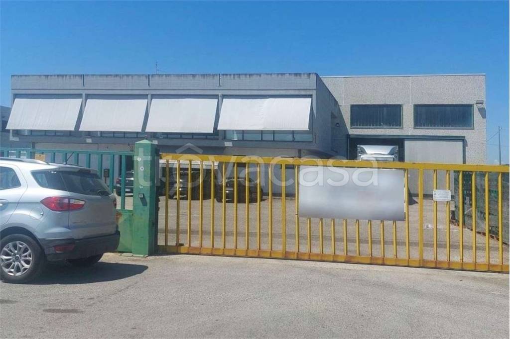 locale commerciale in vendita a Vasto in zona Vignola