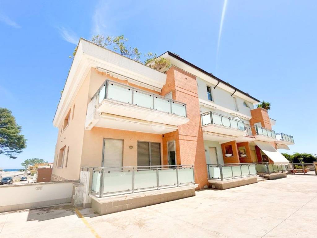 appartamento in vendita a Vasto in zona Marina