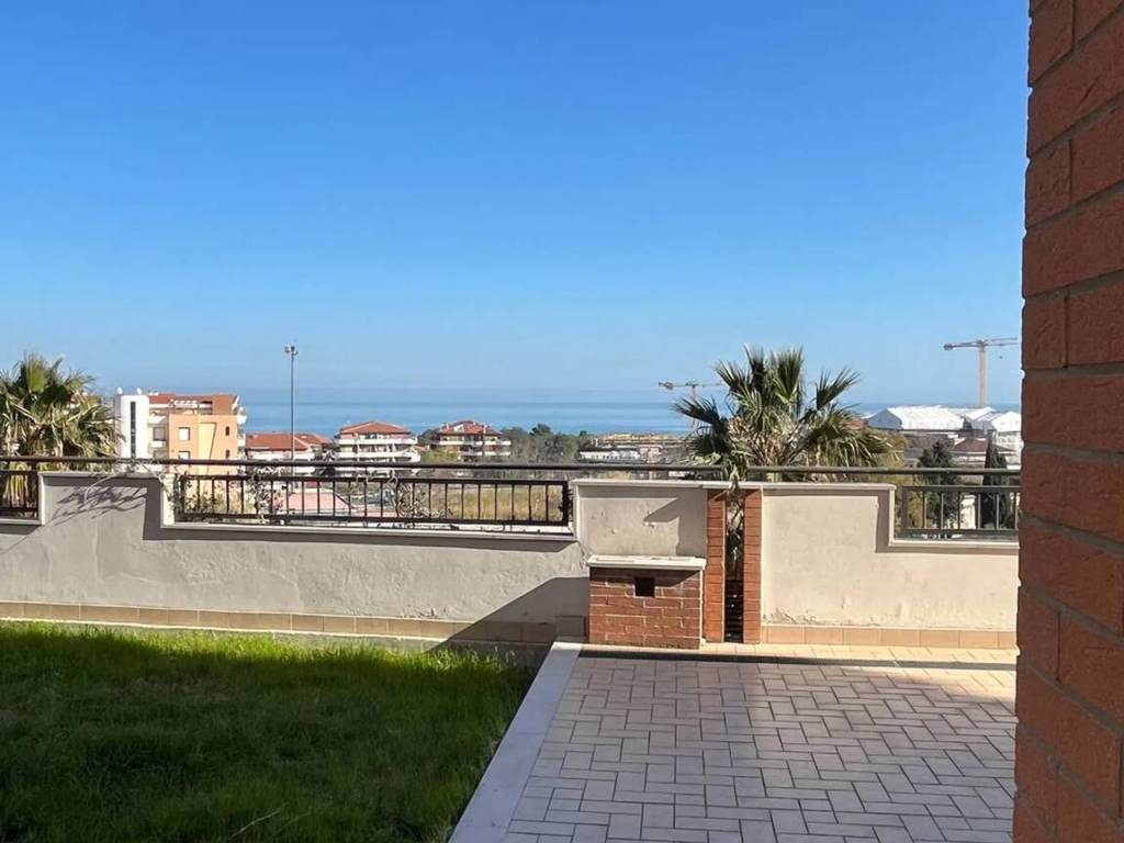 appartamento in vendita a Vasto in zona Marina