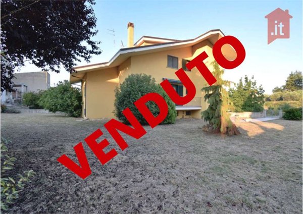 casa indipendente in vendita a Villalfonsina