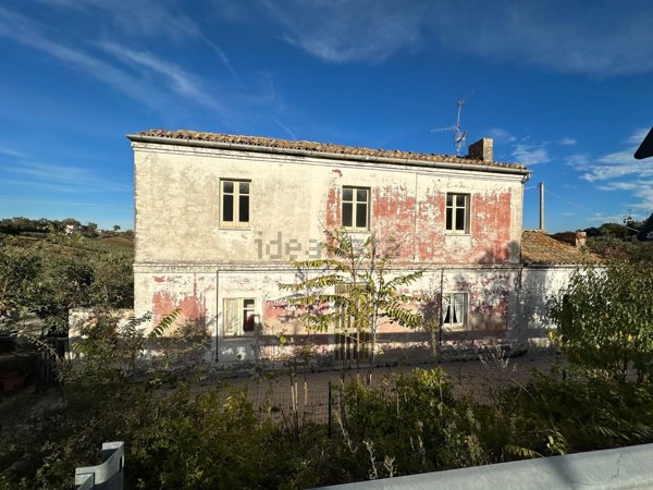 casa indipendente in vendita a Villalfonsina