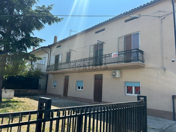 casa indipendente in vendita a Villalfonsina