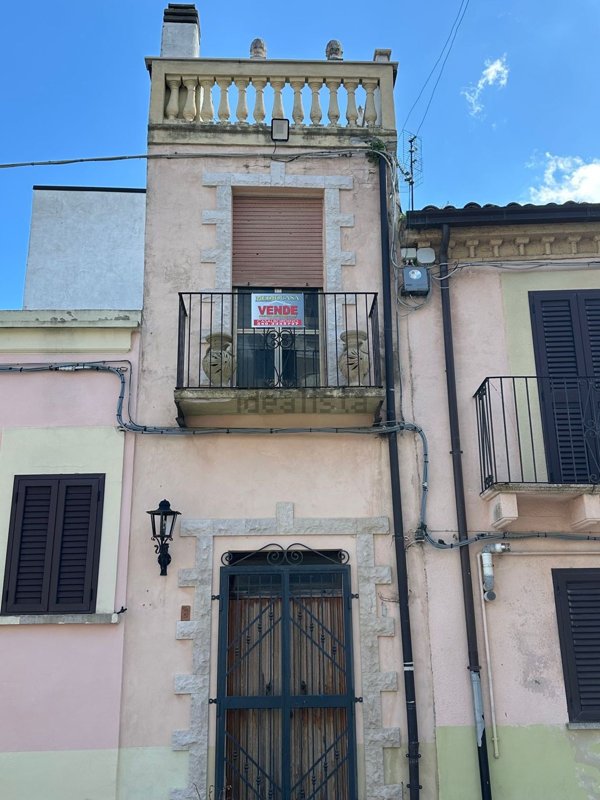 casa indipendente in vendita a Villalfonsina