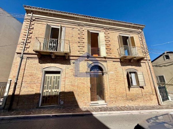 casa indipendente in vendita a Villalfonsina
