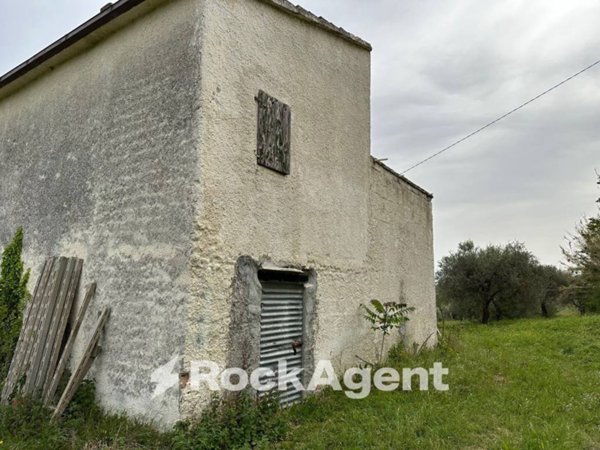 casa indipendente in vendita a Villamagna
