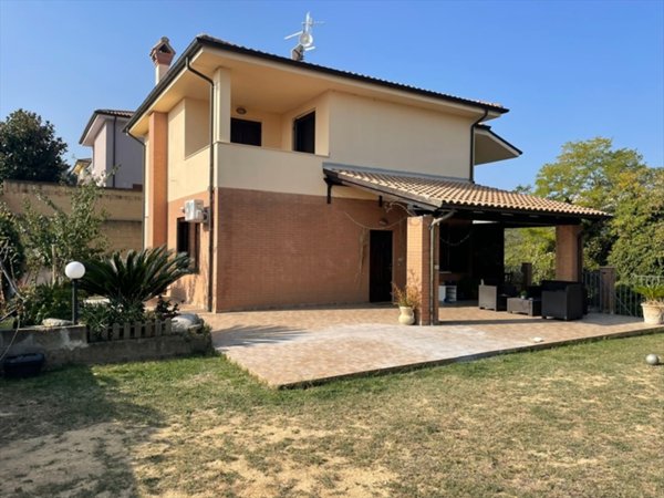 casa indipendente in vendita a Villamagna