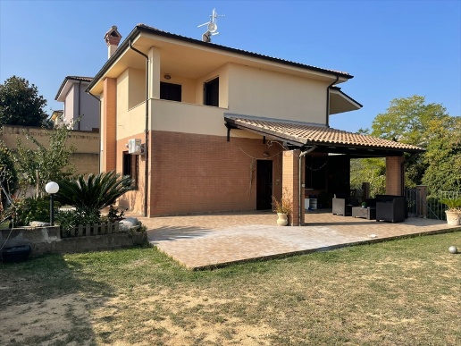 casa indipendente in vendita a Villamagna
