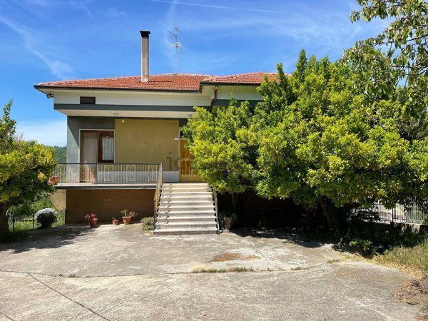 casa indipendente in vendita a Villamagna