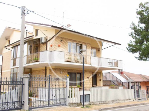 casa indipendente in vendita a Villamagna