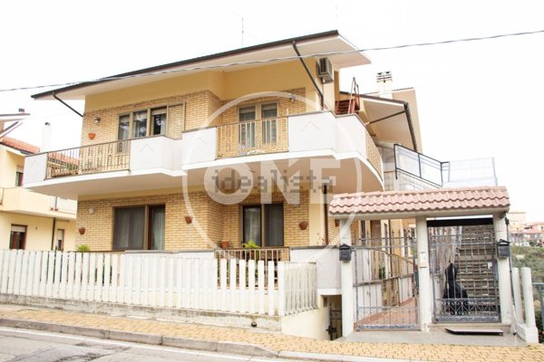 casa indipendente in vendita a Villamagna